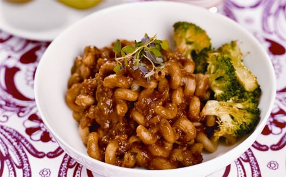 1580 - Krämig pasta med köttfärssås och rostad broccoli