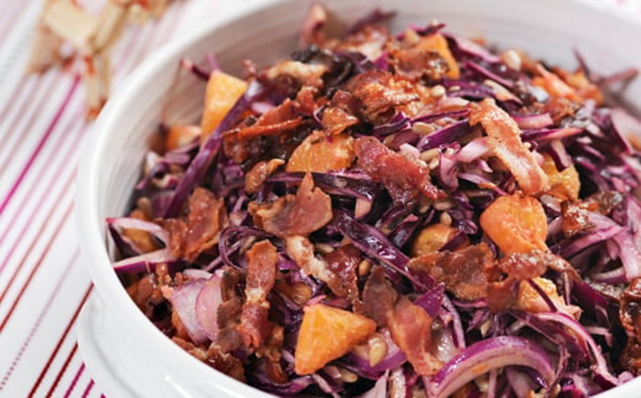 2073 och 2039 - Rödkålssallad med bacon