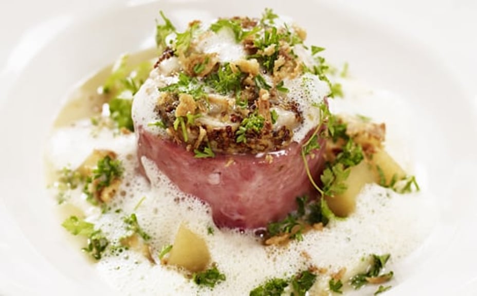 1911 - Fläsklägg med äpple, oxmärg och senap