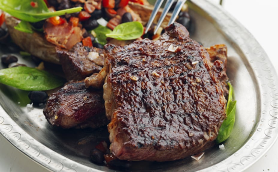 1888 - Grillstek av högrev med bönsallad Texas beans