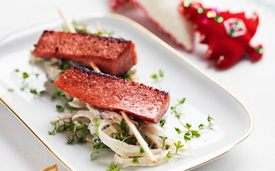 2050 - Läckökorv med svensk julig surkål