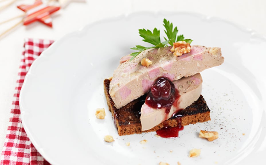 2049 - Kycklingleverterrin med fläsklägg och valnötter