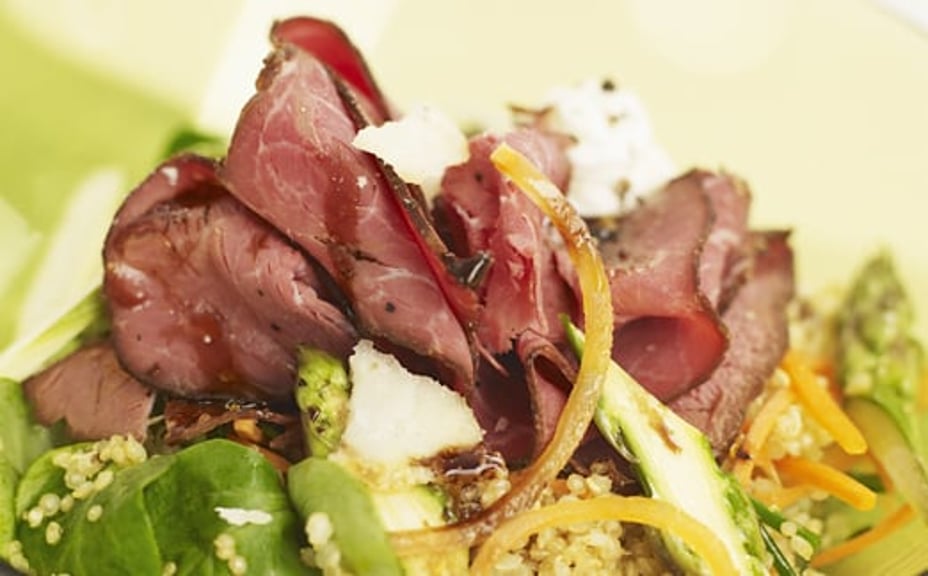 1802 - Källarrökt rulle med quinoasallad och parmesankräm