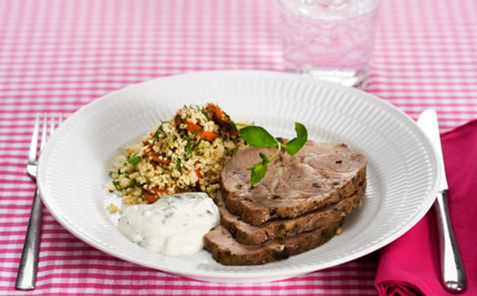 2072 - Fläskkarré med morots- och kumminbulgur och myntayoghurt