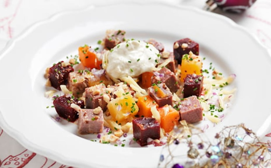 2052 - Oxbringa och rotfruktssallad med pepparrotskräm