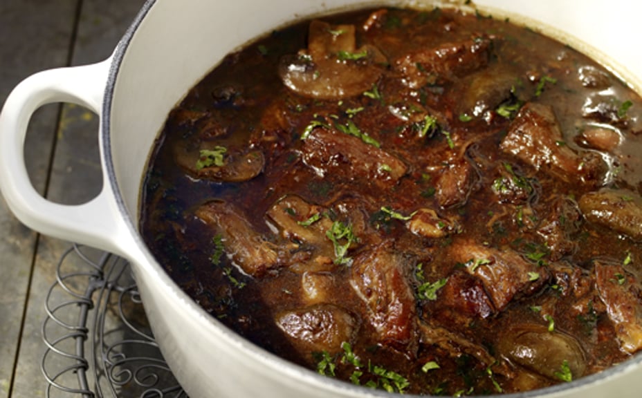 1837 - Oxsvansgryta kokt med glögg och bacon