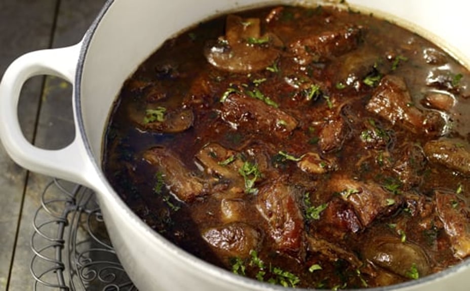 1837 - Oxsvansgryta kokt med glögg och bacon