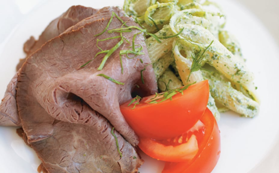 1290 - Rostbiff med pastasallad och ruccoladressing