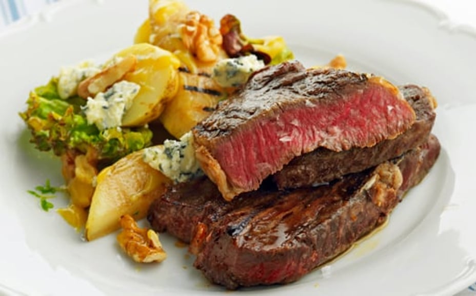 1887 - Grillstek med sallad på päron, valnötter och ädelost