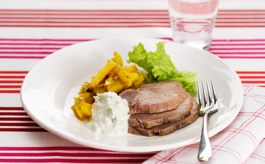 1050 - Skinkstek med äppelyoghurt och kryddpotatis
