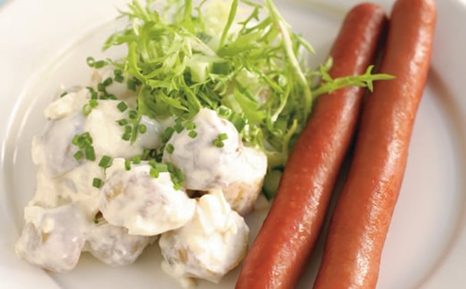 1319 - Grillkorv med potatis- och äppelsallad