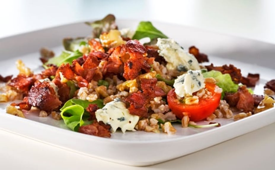 1873 - Dinkelsallad med bacon, valnötter och ädelost